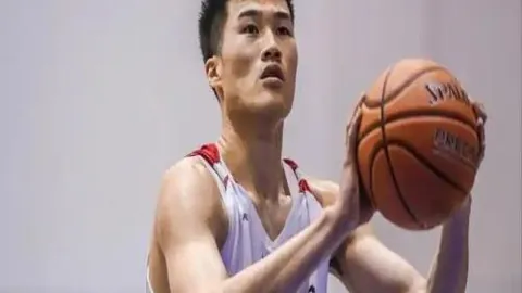 瑞士力克加拿大，世界杯头名晋级战报曼赞比传射，巴尔加斯锁定胜局2026赛季精彩瞬间回顾